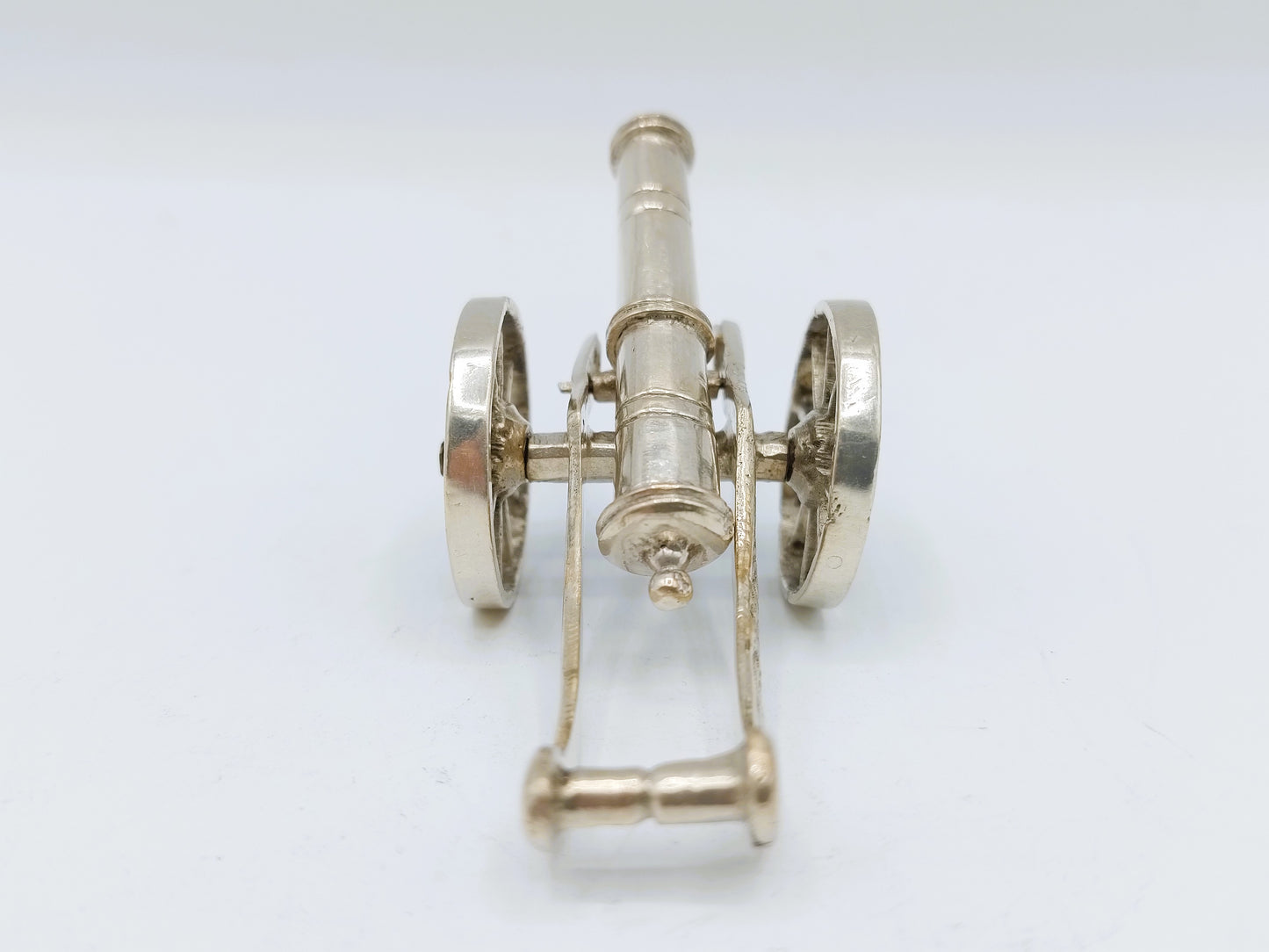 Zilveren miniatuur kanon, 19e eeuws