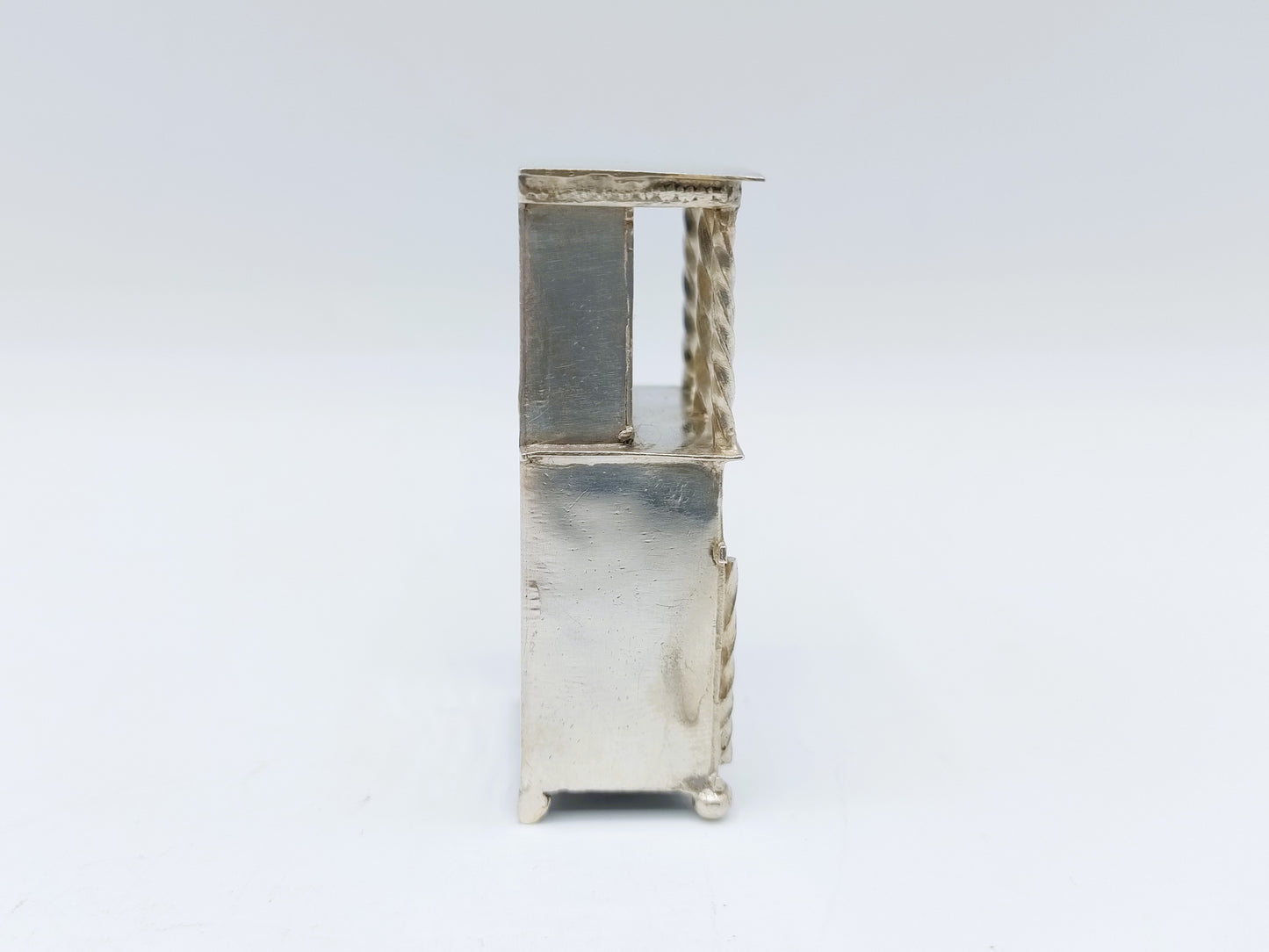 Zilveren miniatuur buffetkast, 19e eeuws