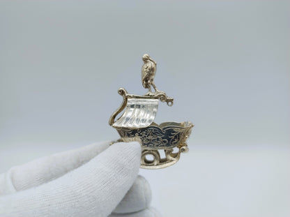 Zilveren miniatuur, wieg met ooievaar,  19e eeuws