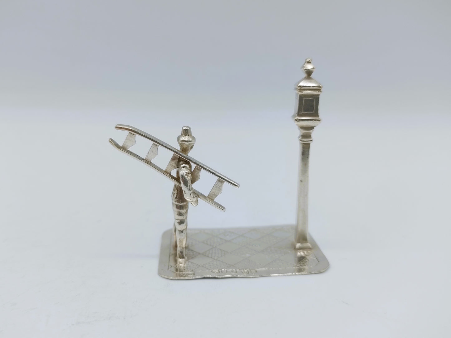 Zilveren miniatuur lantaarn opsteker, D.N. Bridge, Londen, 1889