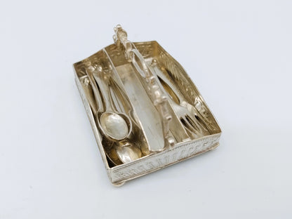 Zilveren miniatuur bestekdoos met lepels en vorken, Alkmaar,  1906