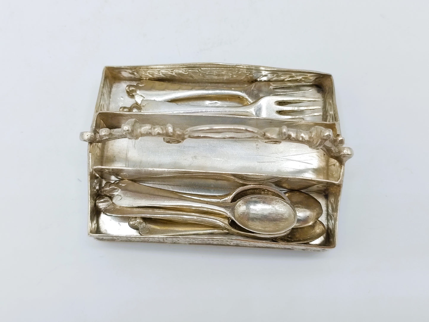 Zilveren miniatuur bestekdoos met lepels en vorken, Alkmaar,  1906