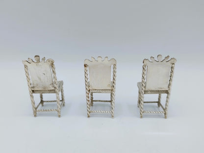 3 Zilveren miniatuur stoelen, 19e eeuws
