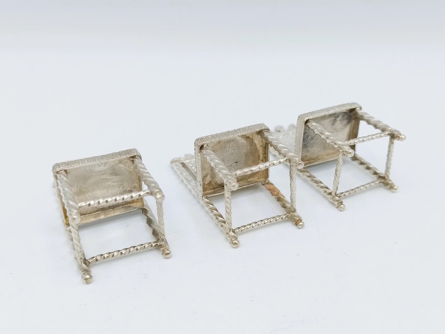 3 Zilveren miniatuur stoelen, 19e eeuws