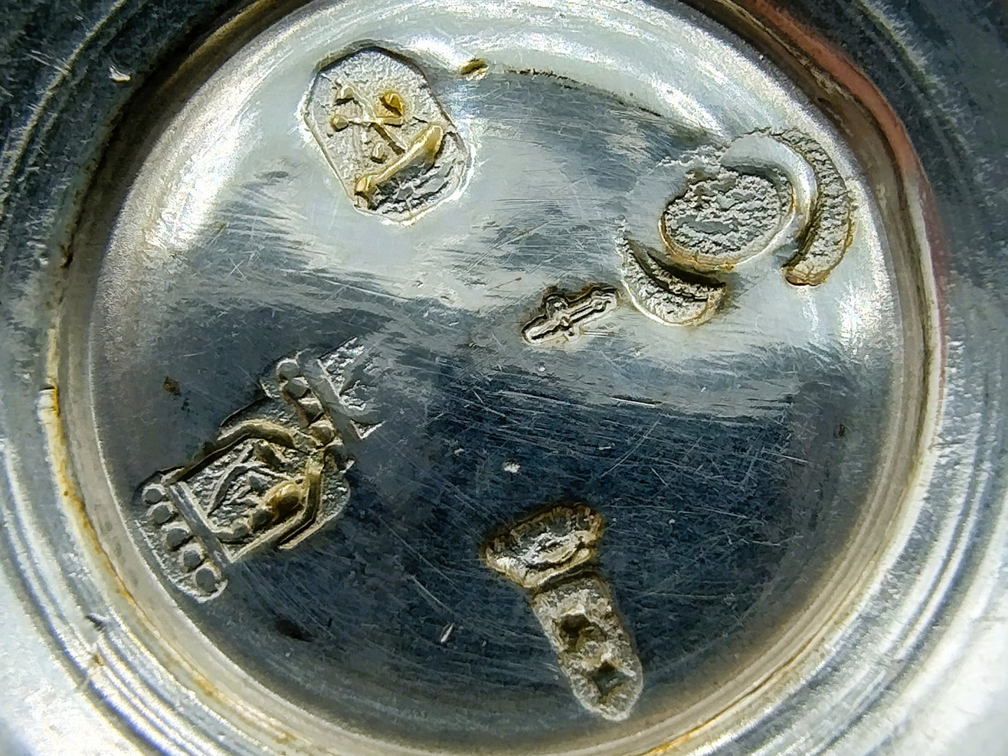 Zilveren miniatuur kop en schotel, 19e eeuws