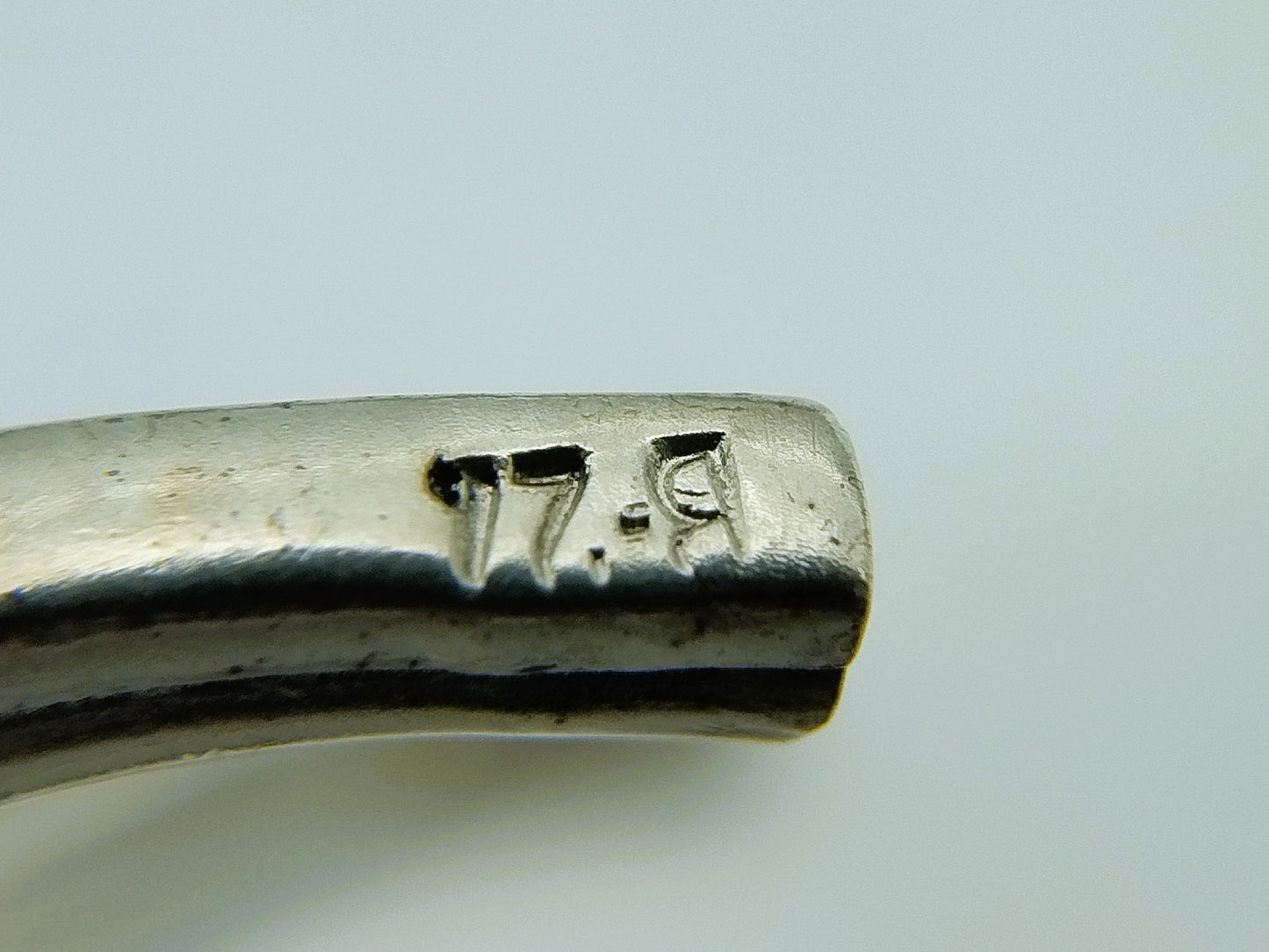 Zilveren miniatuur kapstok, 20e eeuws