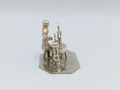 Silberminiatur, Kinder mit Hackklotz, J.J. Oosterbaan, Leeuwarden, ca. 1840