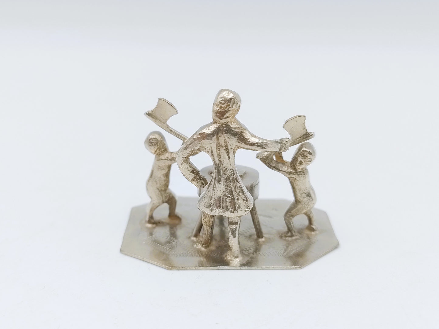 Silberminiatur, Kinder mit Hackklotz, J.J. Oosterbaan, Leeuwarden, ca. 1840