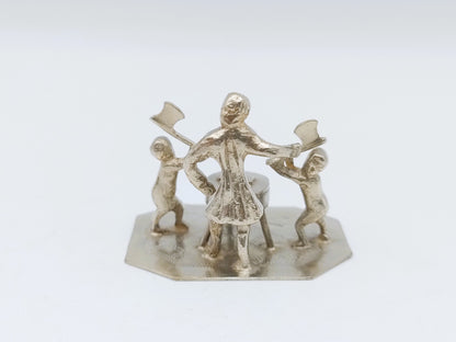 Silberminiatur, Kinder mit Hackklotz, J.J. Oosterbaan, Leeuwarden, ca. 1840