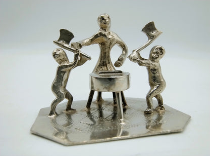 Silberminiatur, Kinder mit Hackklotz, J.J. Oosterbaan, Leeuwarden, ca. 1840