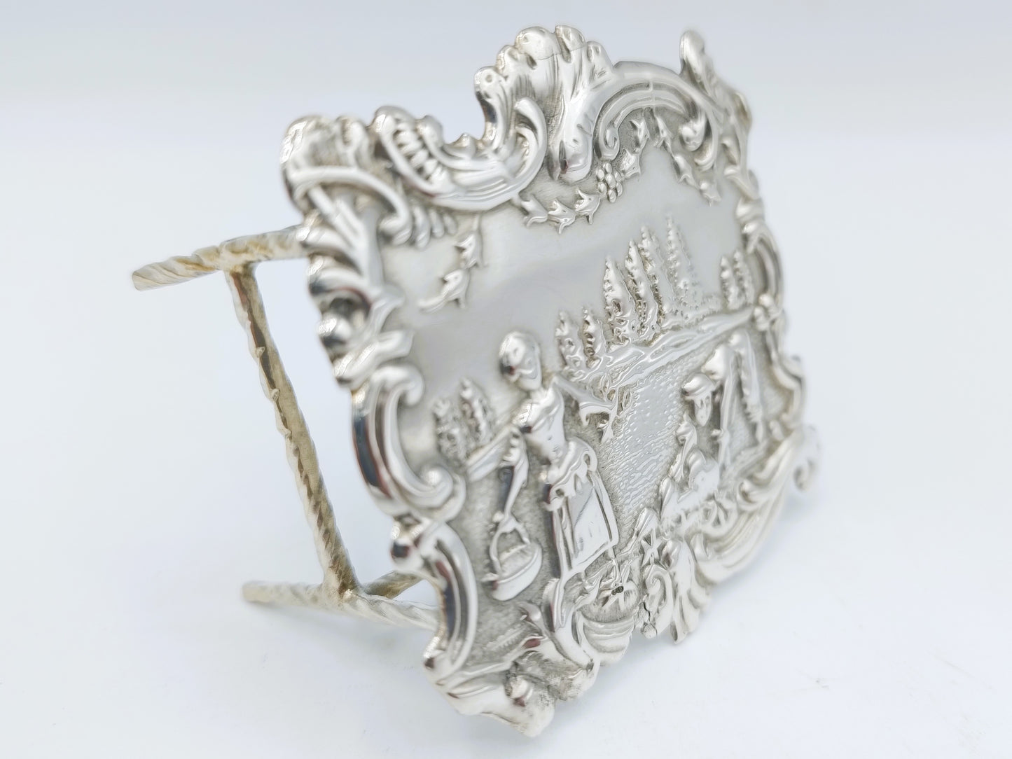 Zilveren miniatuur tafel, 19e eeuws