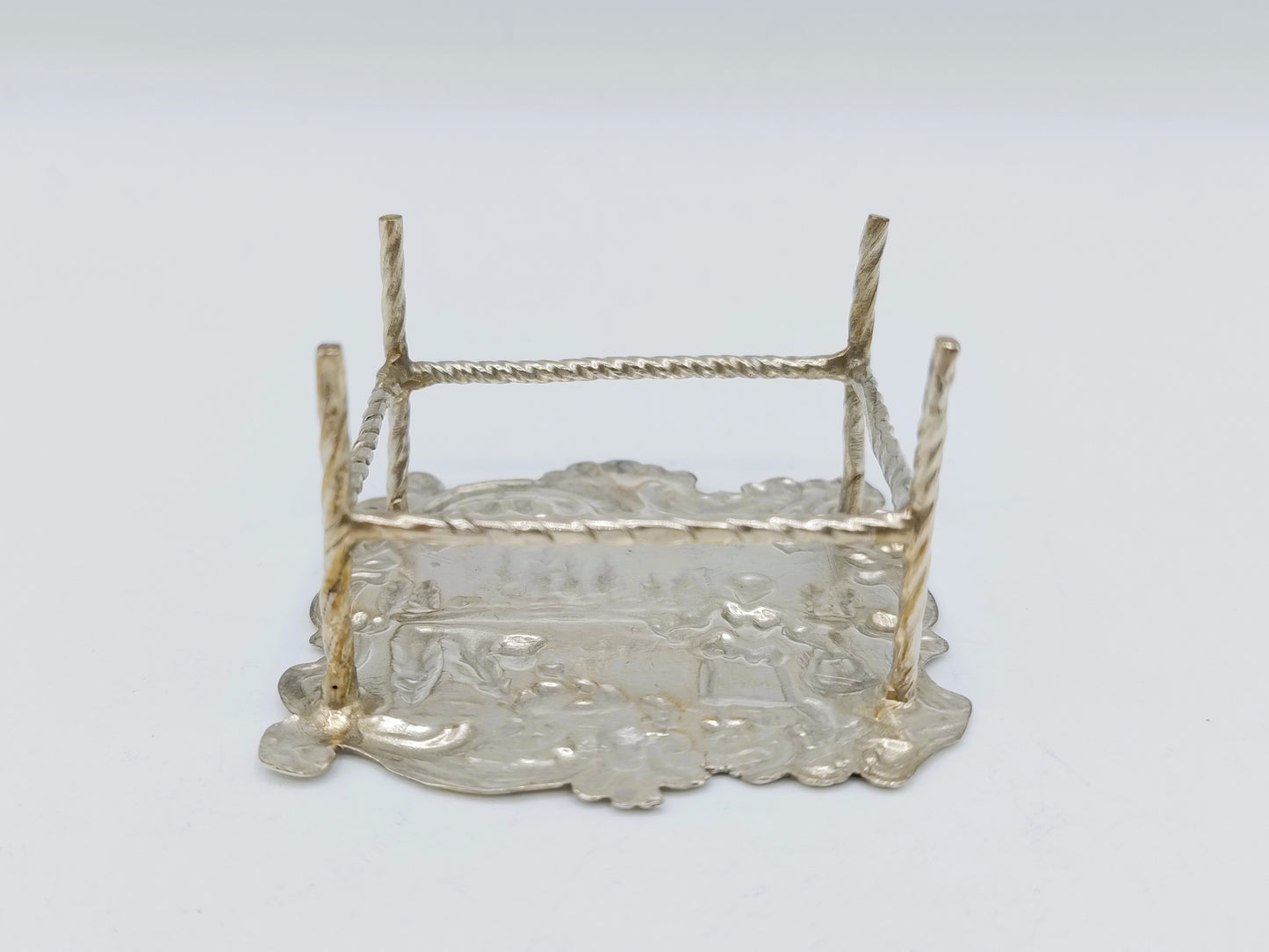 Zilveren miniatuur tafel, 19e eeuws