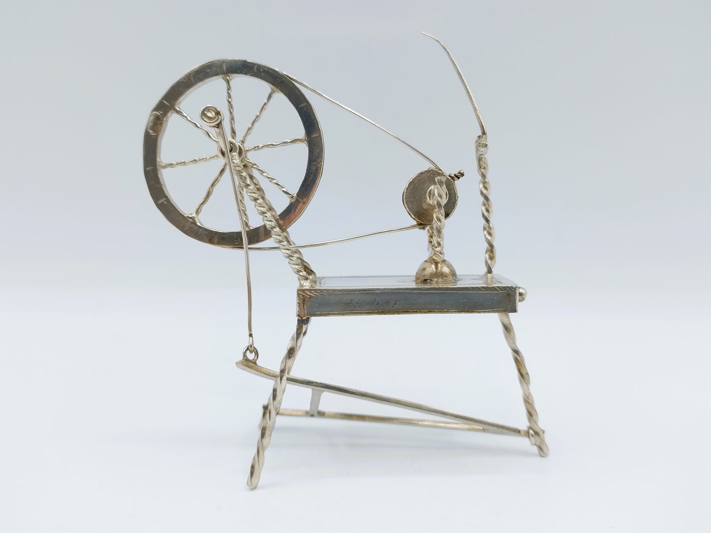 Zilveren miniatuur spinnewiel, B. Verhoogt, Hoorn, ca. 1930