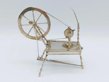 Zilveren miniatuur spinnewiel, B. Verhoogt, Hoorn, ca. 1930