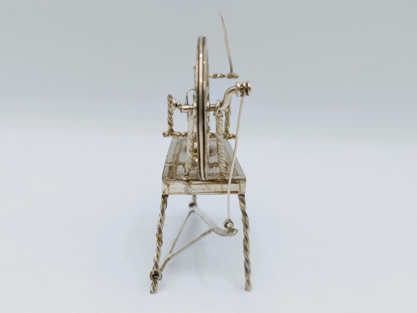 Zilveren miniatuur spinnewiel, B. Verhoogt, Hoorn, ca. 1930