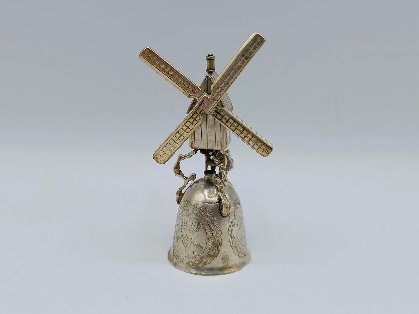 Zilveren miniatuur molenbeker, 19e eeuws