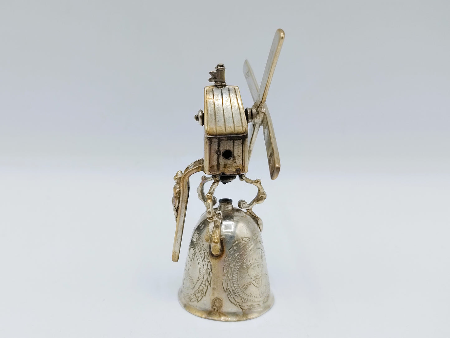 Zilveren miniatuur molenbeker, 19e eeuws