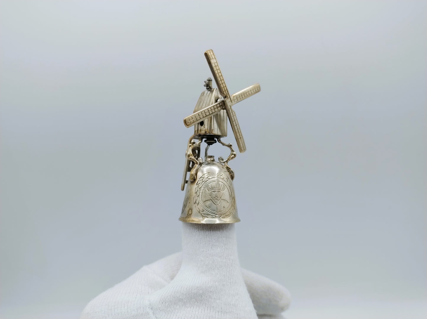 Zilveren miniatuur molenbeker, 19e eeuws