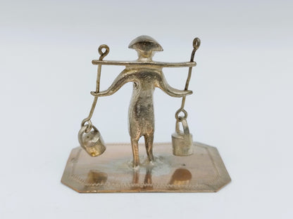 Zilveren miniatuur met melkdrager, G. Berg, Sittard, ca. 1860