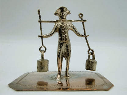Zilveren miniatuur met melkdrager, G. Berg, Sittard, ca. 1860