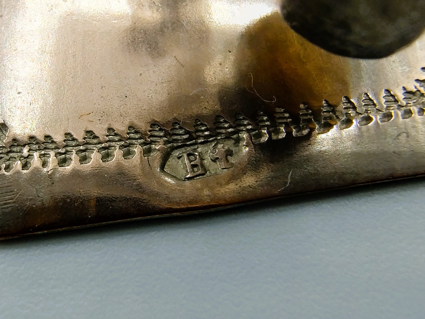 Zilveren miniatuur met melkdrager, G. Berg, Sittard, ca. 1860
