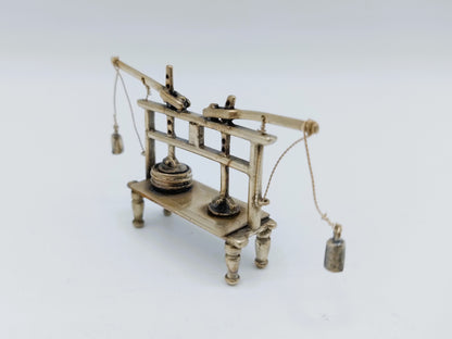 Zilveren miniatuur kaaspers,  Gebr. Niekerk, Schoonhoven, 1984