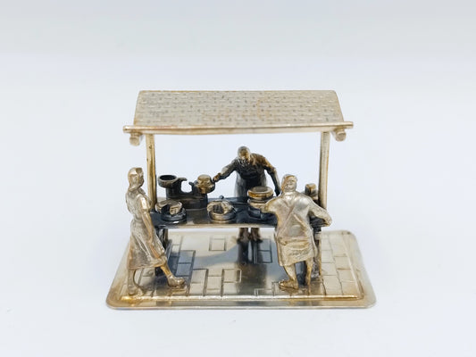 Zilveren miniatuur marktkraam met kaas, Amsterdam, 20e eeuws