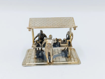 Zilveren miniatuur marktkraam met kaas, Amsterdam, 20e eeuws