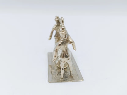 Zilveren miniatuur mannen met vat,  19e eeuws
