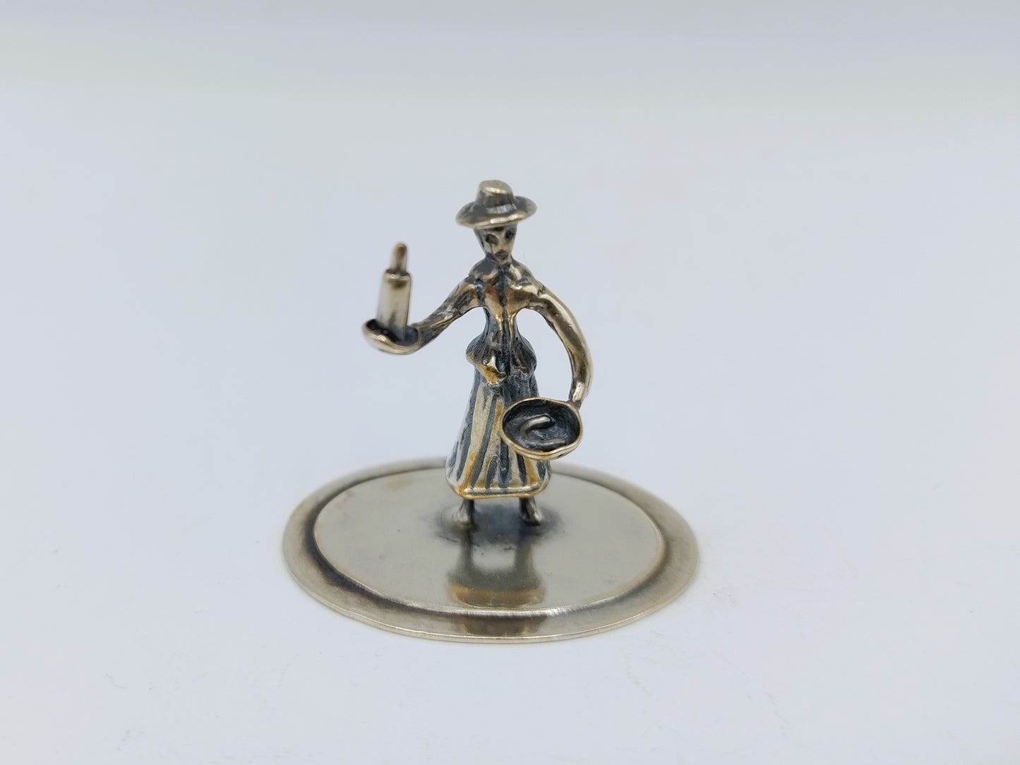 Zilveren miniatuur dame met pan, J. Weeda, Haarlem, 1981