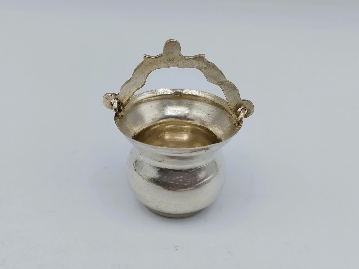 Zilveren miniatuur waterpot met hengsel, 19e eeuws