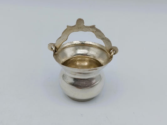 Zilveren miniatuur waterpot met hengsel, 19e eeuws
