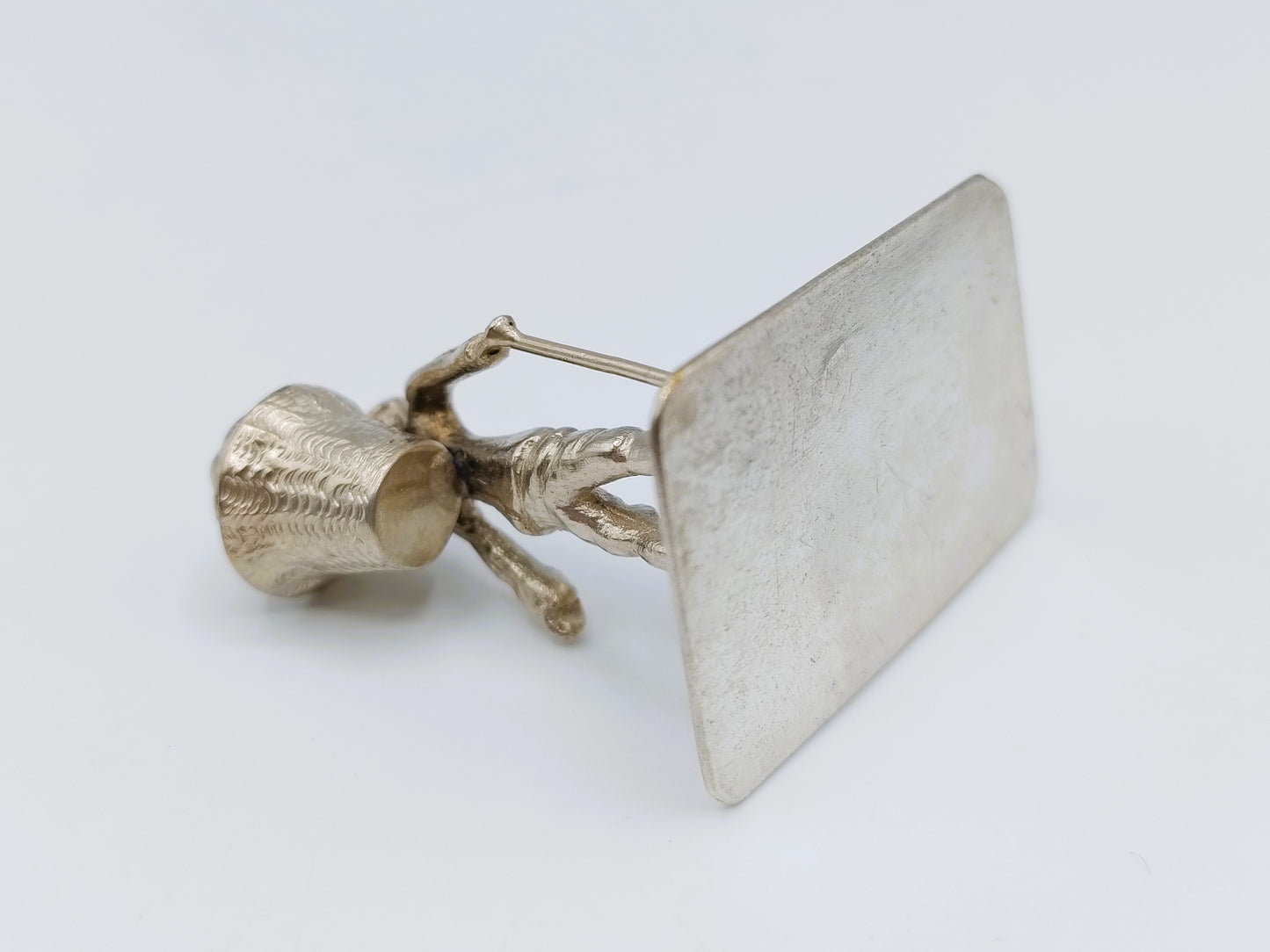 Zilveren miniatuur man met hond,  19e eeuws