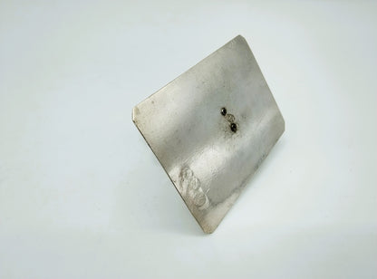 Zilveren miniatuur, karnende vrouw, B. Verhoogt, Hoorn, 1922