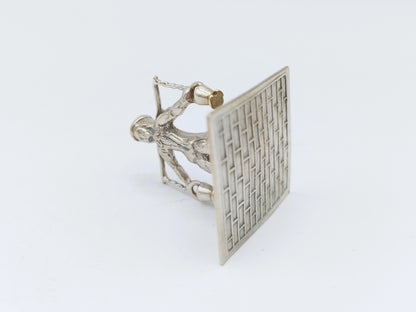 Zilveren miniatuur man met juk, C.A. Stout, Rotterdam, 1978