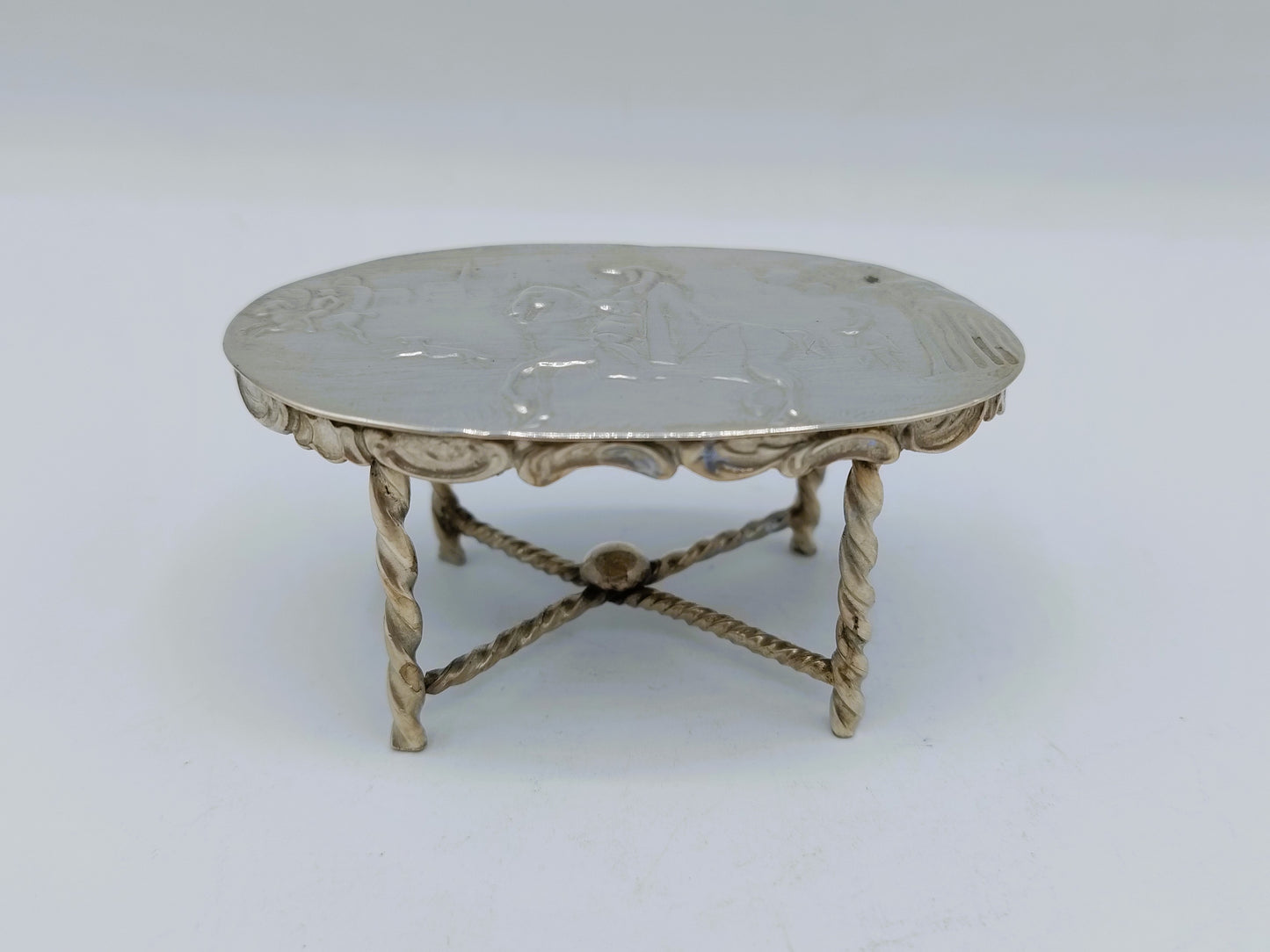 Zilveren miniatuur tafel, 19e eeuws