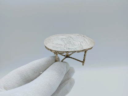 Zilveren miniatuur tafel, 19e eeuws