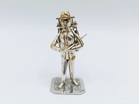 Zilveren miniatuur man met mand, J. Held, Amsterdam, ca. 1870