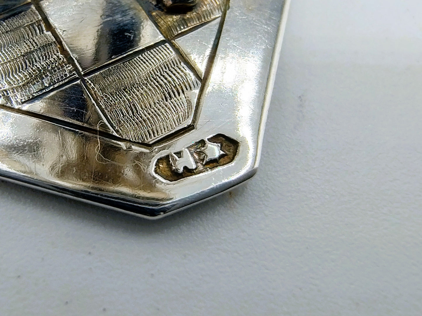 Zilveren miniatuur man met mand, J. Held, Amsterdam, ca. 1870