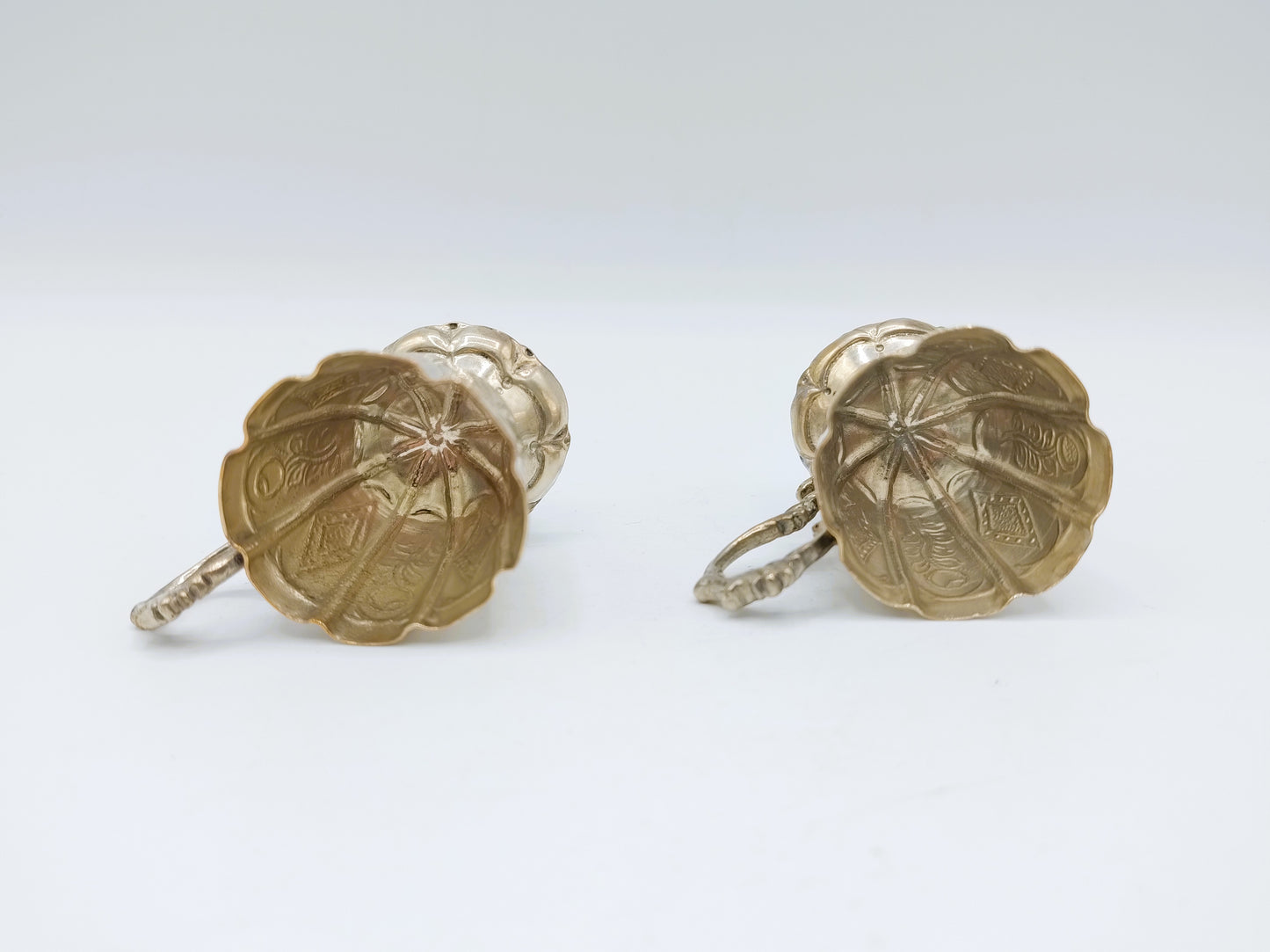 2 Zilveren miniatuur drinkbekers, 19e eeuws