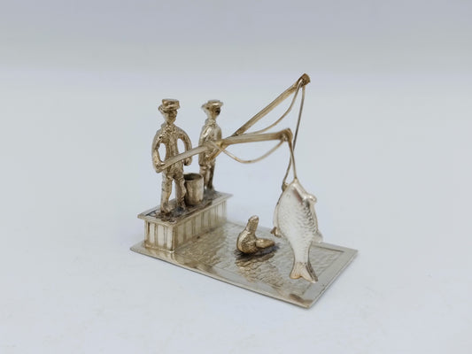 Zilveren miniatuur vissers,  J. van Dijk, Hoorn, 1920