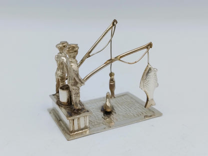 Zilveren miniatuur vissers,  J. van Dijk, Hoorn, 1920