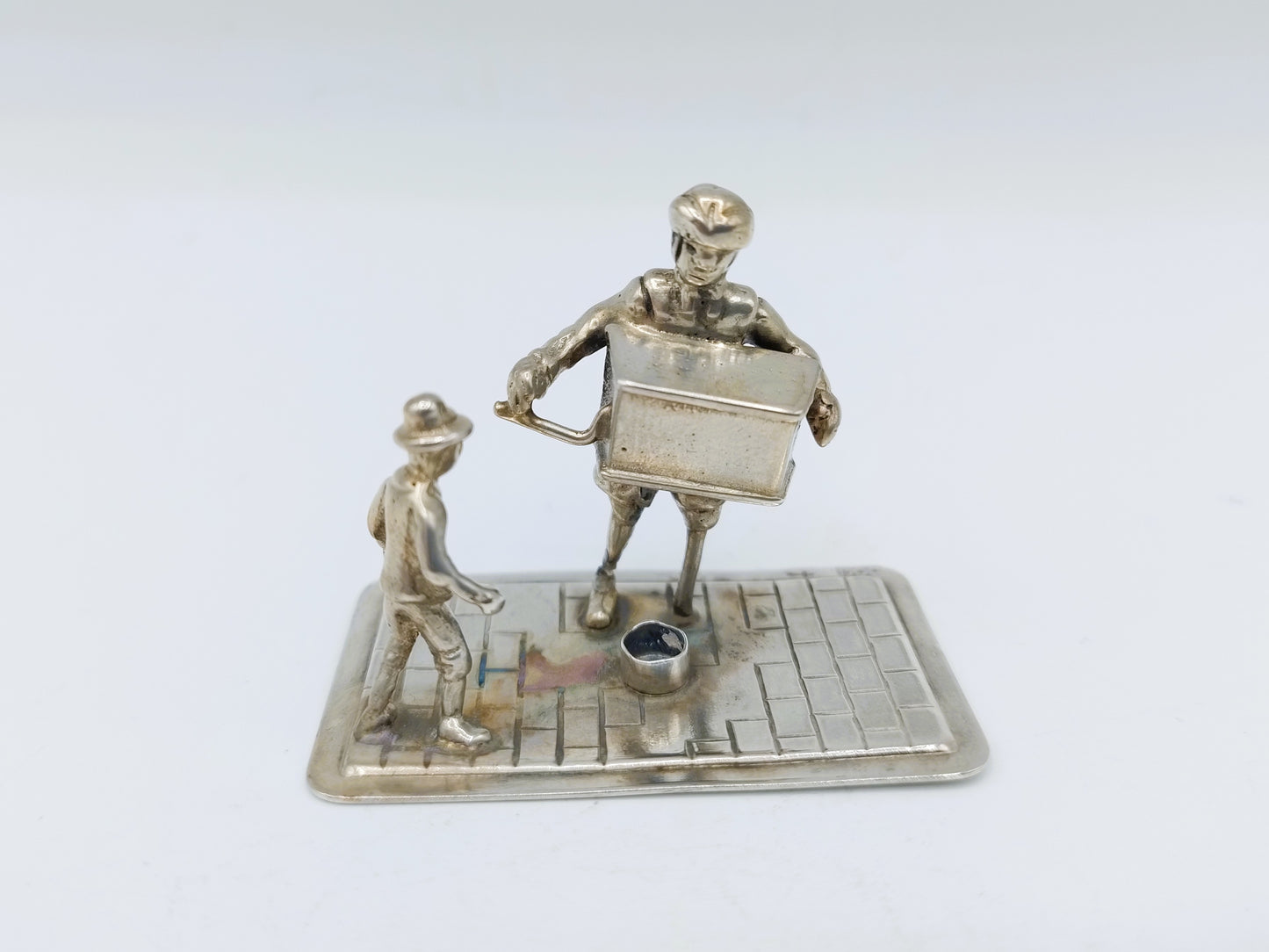Zilveren miniatuur draaiorgelspeler, Amsterdam,  20e eeuws