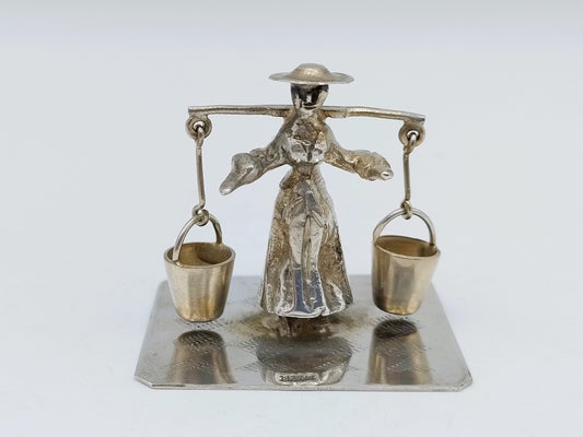 Silver miniature, farmer's wife with yoke, B. Verhoogt, Hoorn, c. 1930