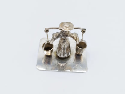 Silberminiatur, Bäuerin mit Joch, B. Verhoogt, Hoorn, ca. 1930