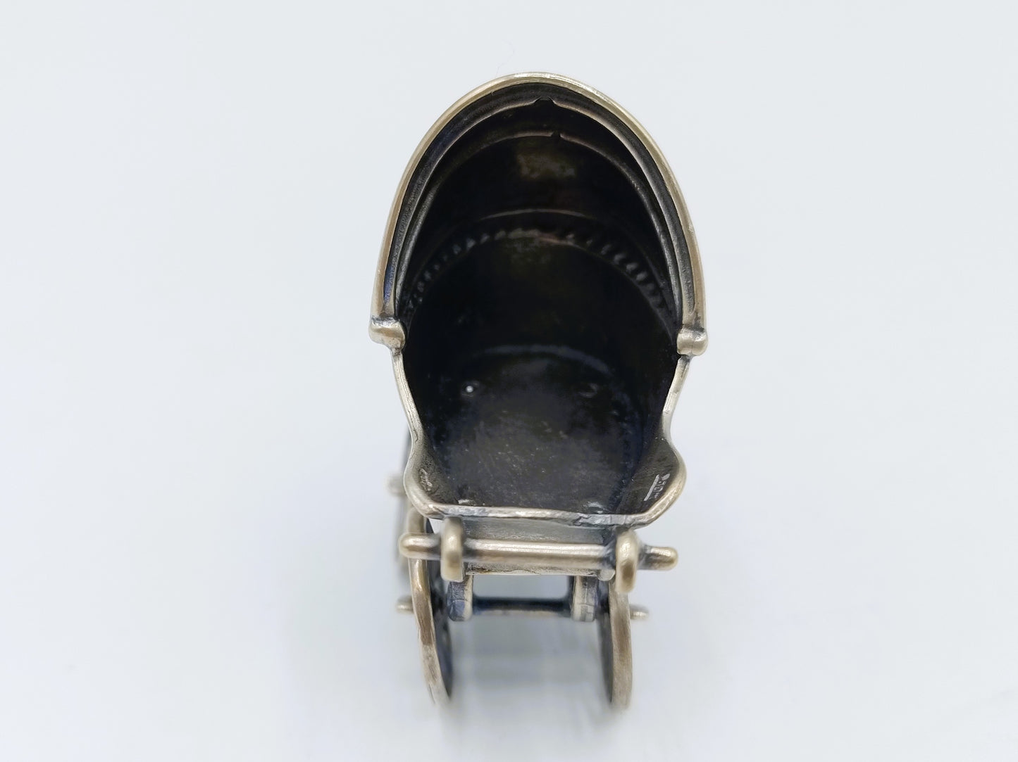 Zilveren miniatuur kinderwagen, J. Weeda, Haarlem, ca. 1980