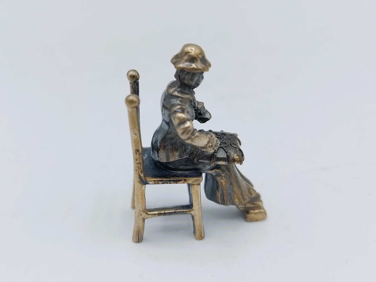 Zilveren miniatuur kantklosser, Amsterdam, ca. 1980