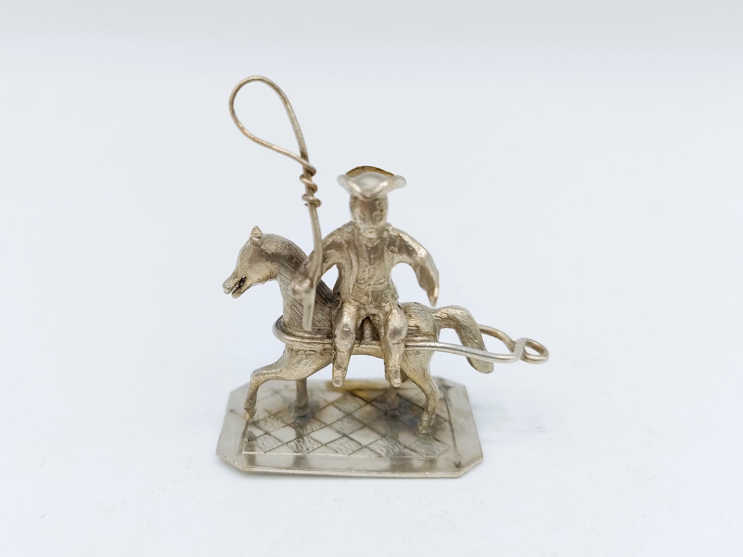 Zilveren miniatuur trekpaard ruiter, 19e eeuws