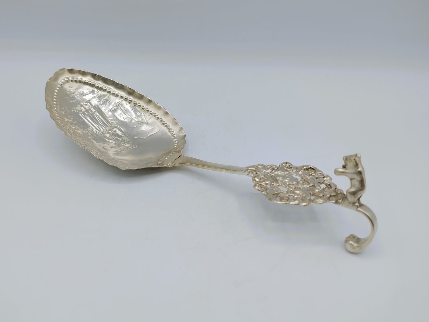 Grote zilveren roomlepel, L. Neresheimer & Co, Hanau, 1905