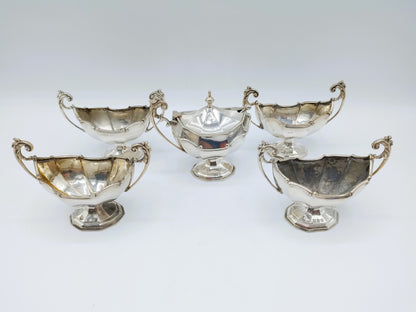 4 Zoutkommen + zoutvat met binnenbak en lepel, Deakin, Chester, 1897